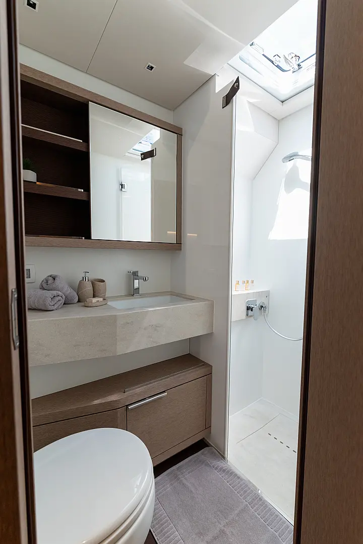 Lagoon Sixty 5 - 
