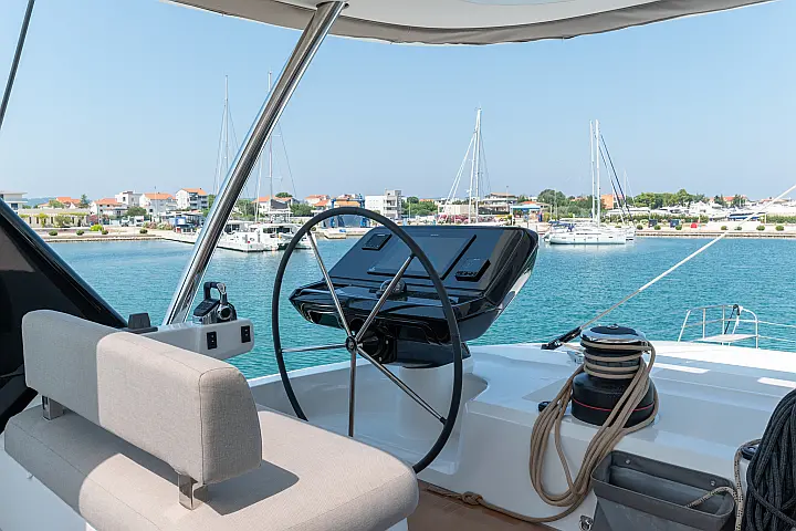 Lagoon Sixty 5 - 