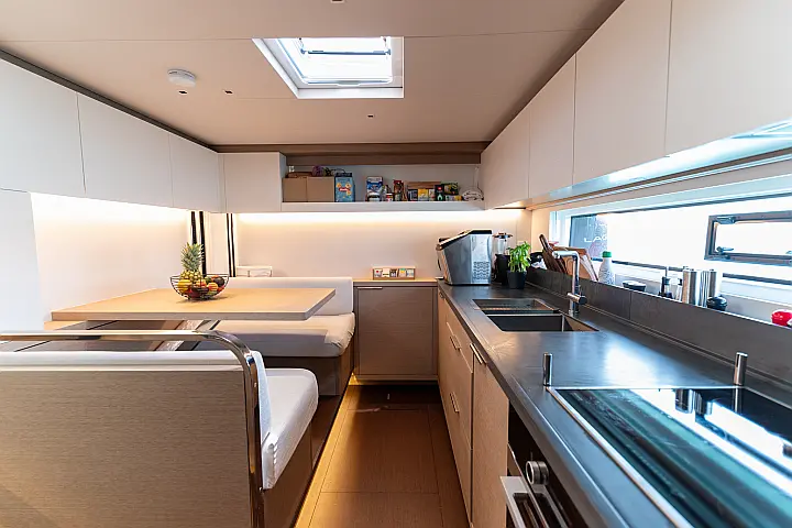 Lagoon Sixty 5 - 