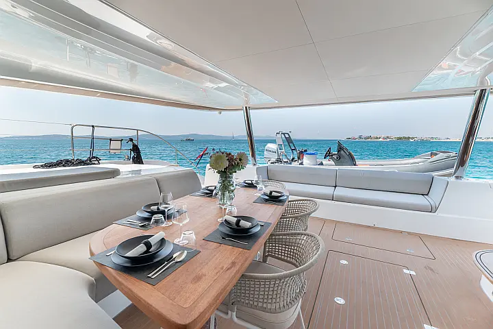 Lagoon Sixty 5 - 