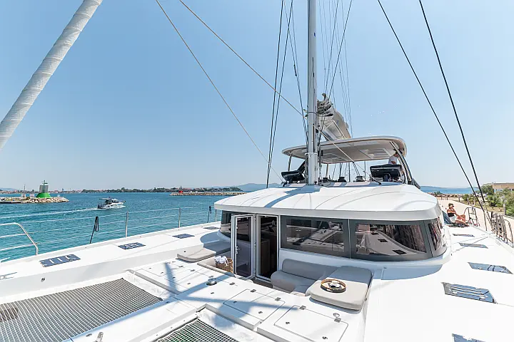 Lagoon Sixty 5 - 