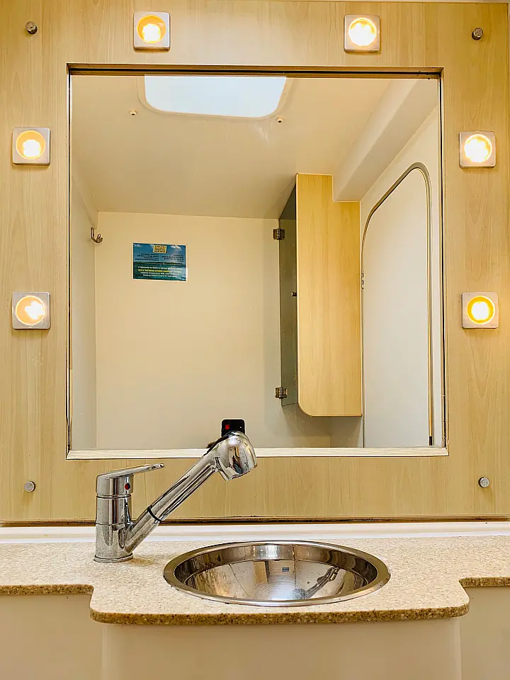 Catlante 600 - Bath 2