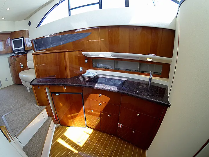 Fairline Phantom 40 - Galley