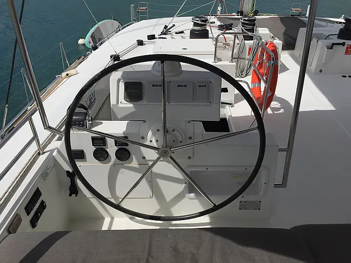 Lagoon 620 - Helmstation 1