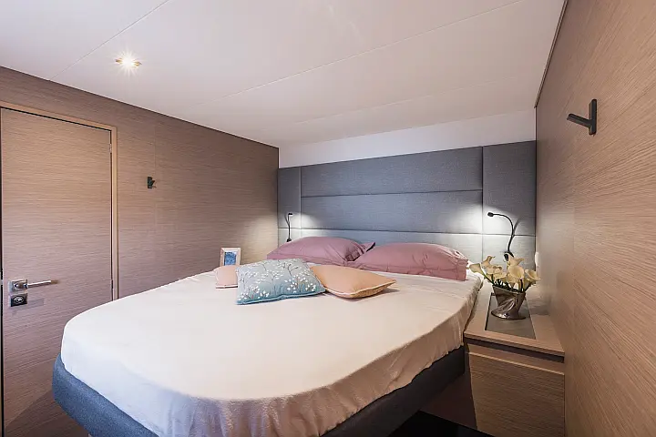 Aura 51 - 