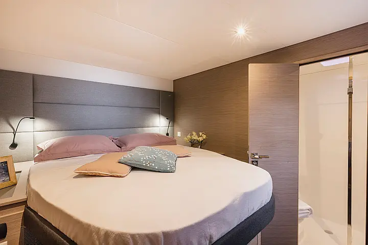 Aura 51 - 