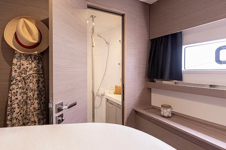 Aura 51 - 