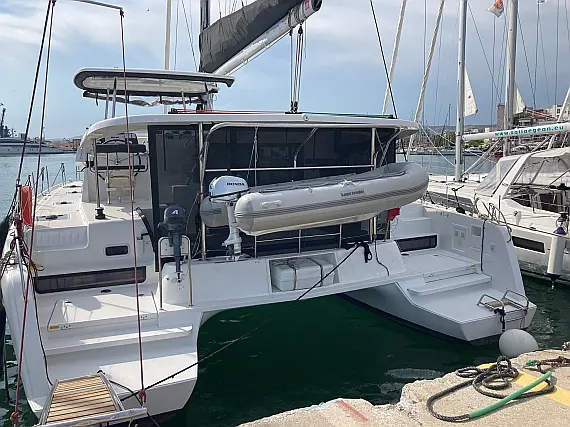 Lagoon 42