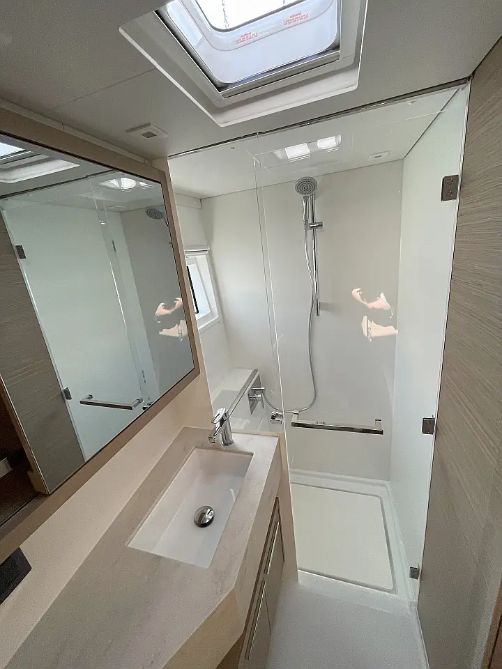Lagoon 46 (LUXURY Equipped, SKIPPERED only) - 