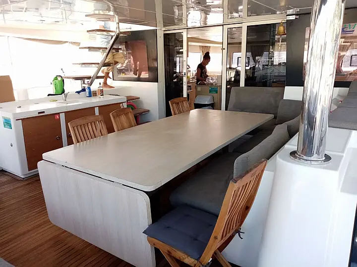 Lagoon 620 - Lounge 2