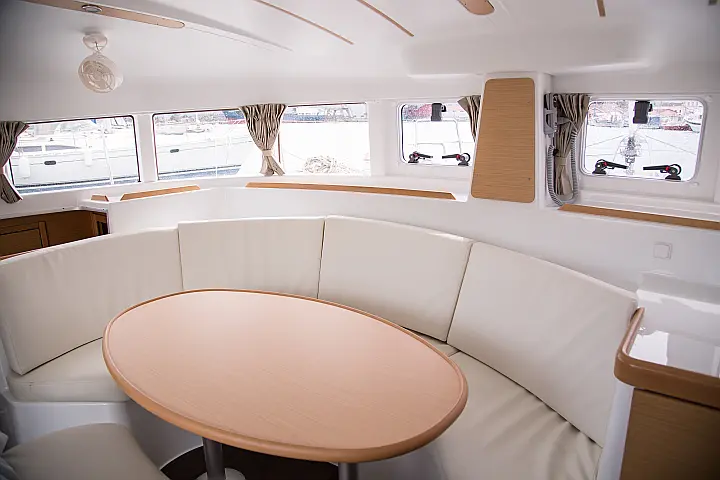 Lagoon 380 - 
