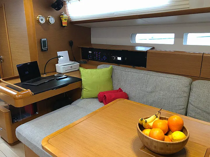 Sun Odyssey 519 - 