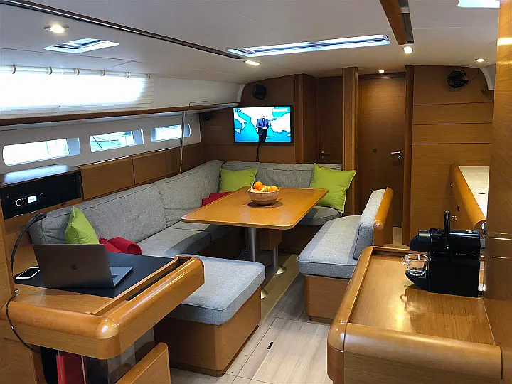 Sun Odyssey 519 - 