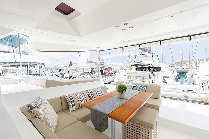 Lagoon 52 - 