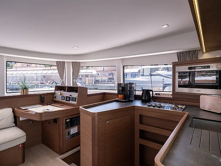 Lagoon 42 - 
