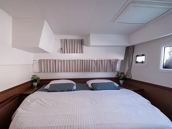 Lagoon 42 - 