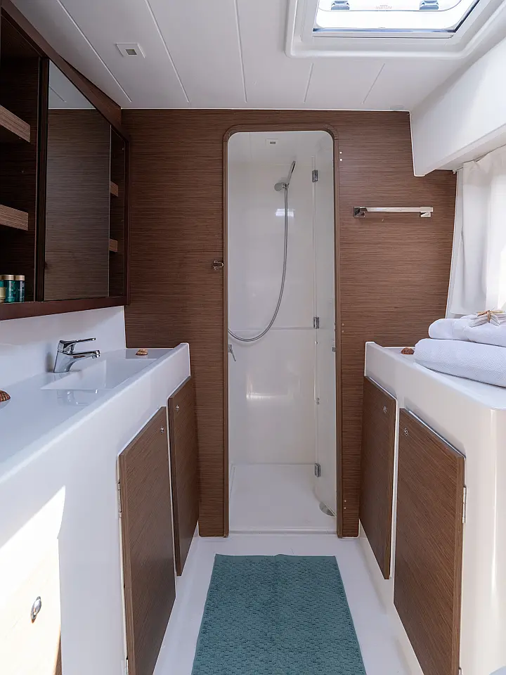 Lagoon 42 - 