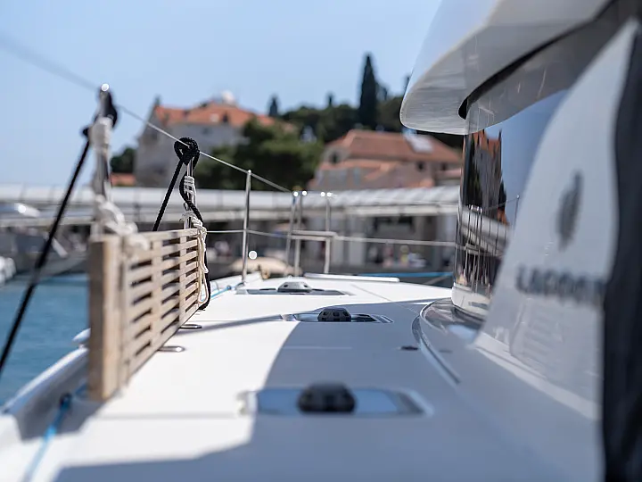 Lagoon 42 - 