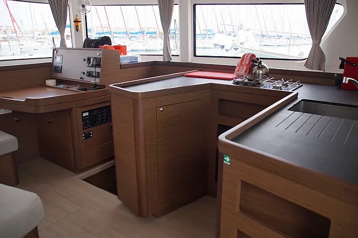 Lagoon 42 (4 cab) - 