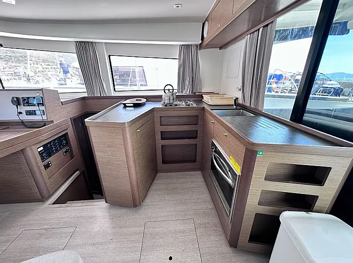 Lagoon 42 (4 cab) - 