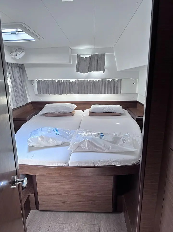 Lagoon 42 (4 cab) - 