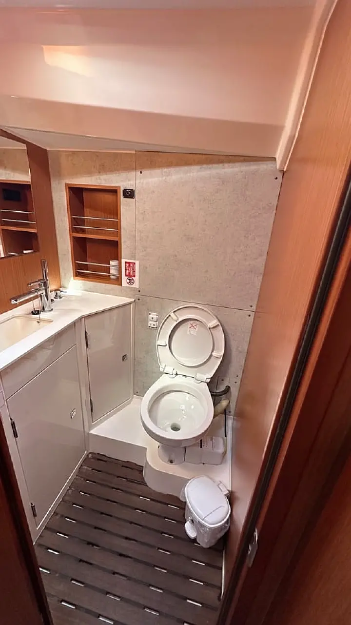 Bavaria C42 (3 cab.) - 