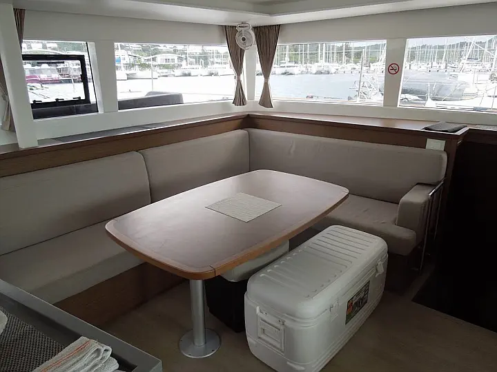 Lagoon 450F - 