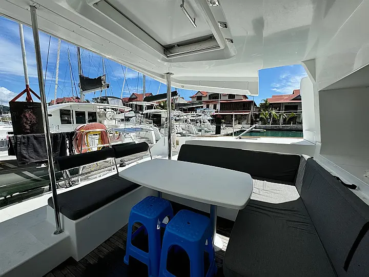 Lagoon 450F - 