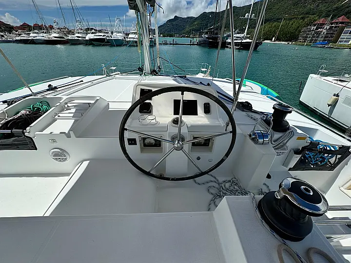 Lagoon 450F - 