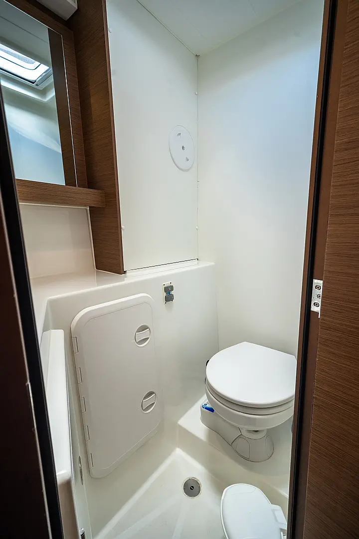 Lagoon 42 - 