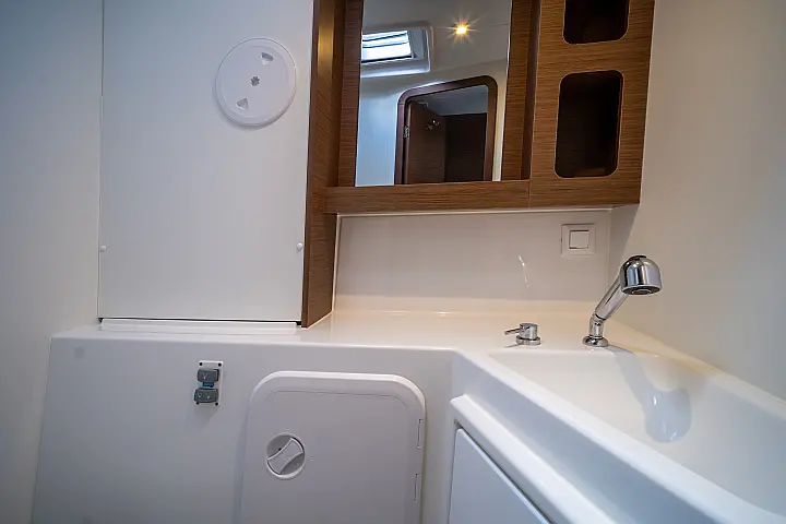 Lagoon 42 - 