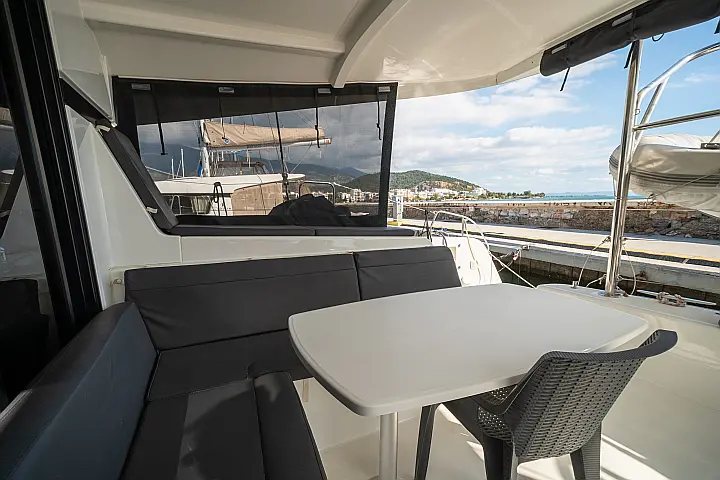 Lagoon 42 - 