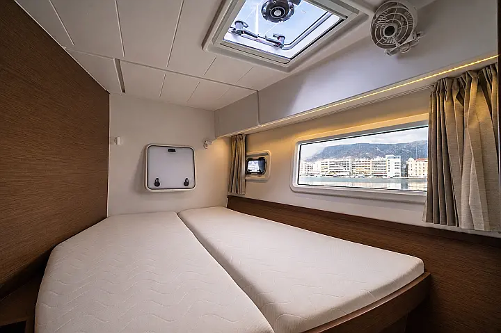 Lagoon 42 - 