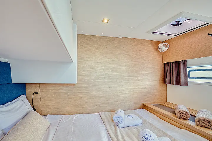 Aura 51 - 