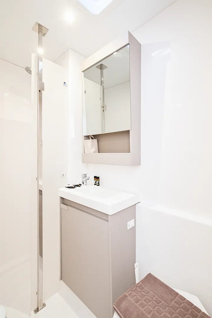 Aura 51 - 