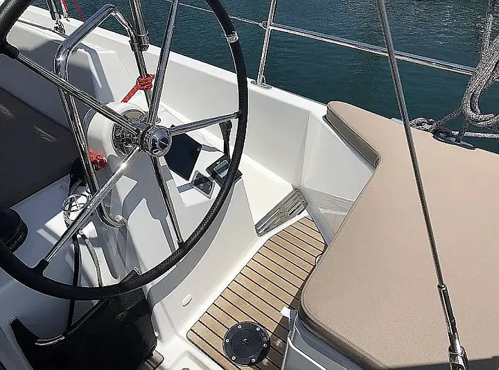 Sun Odyssey 440 (4 cab) - 