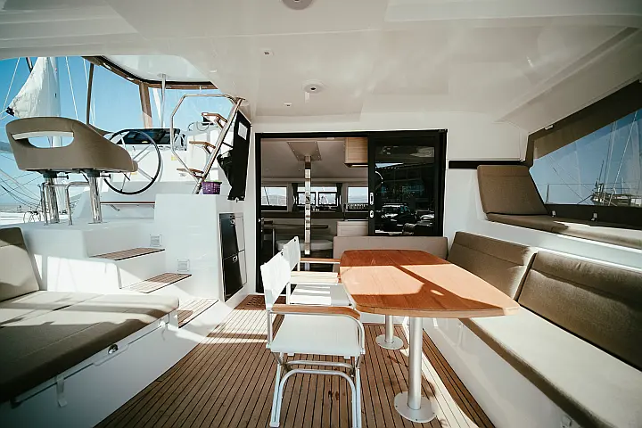 Lagoon 42 - 