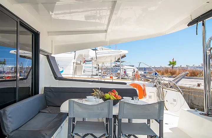 Lagoon 42 A/C & GEN - 