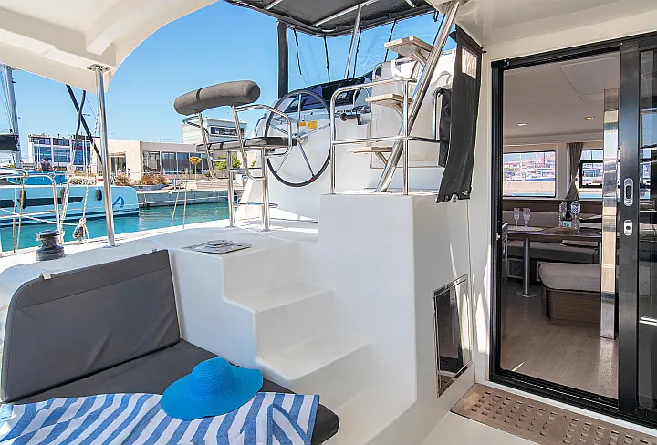 Lagoon 42 A/C & GEN - 
