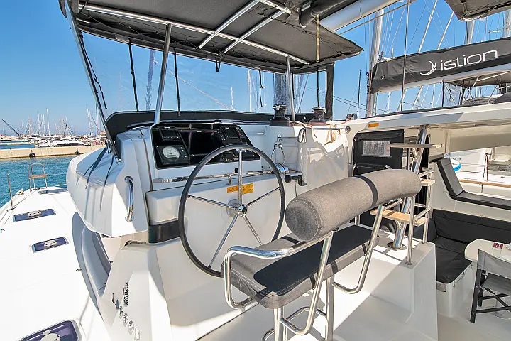 Lagoon 42 A/C & GEN - 