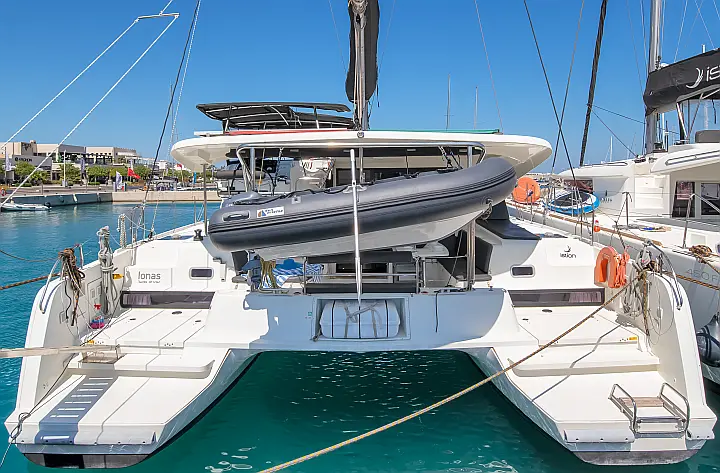 Lagoon 42 A/C & GEN - 
