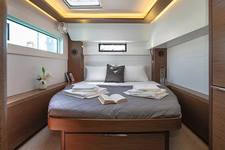 Lagoon 46 A/C & GEN & WM - 