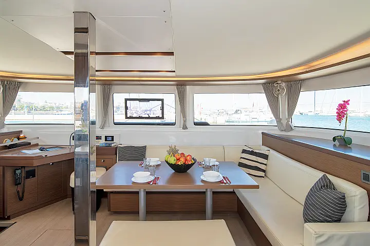 Lagoon 46 A/C & GEN & WM - 