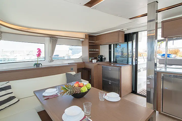 Lagoon 46 A/C & GEN & WM - 