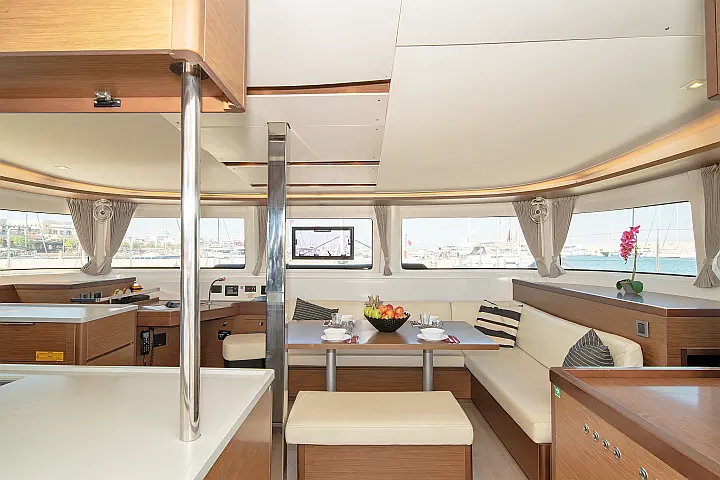 Lagoon 46 A/C & GEN & WM - 