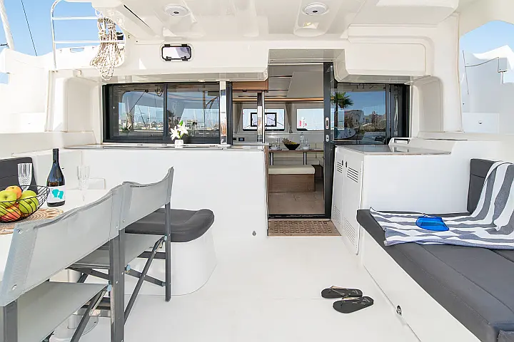 Lagoon 46 A/C & GEN & WM - 