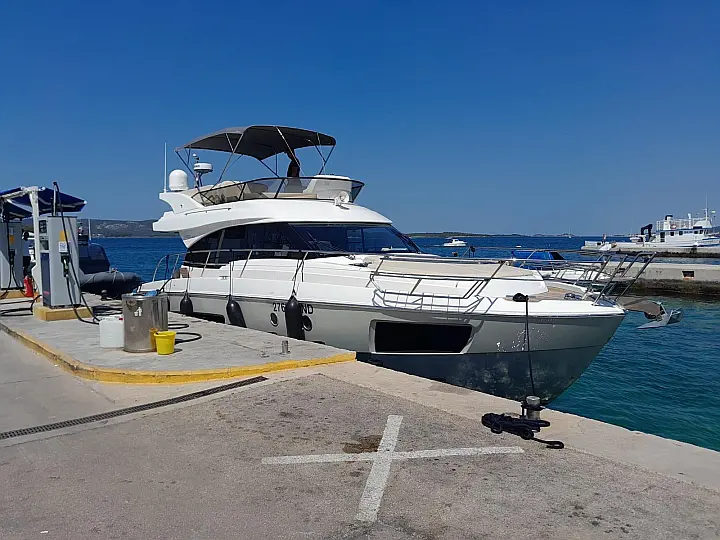 Bavaria Virtess 420 Fly - 