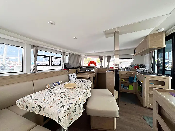 Lagoon 42 - 