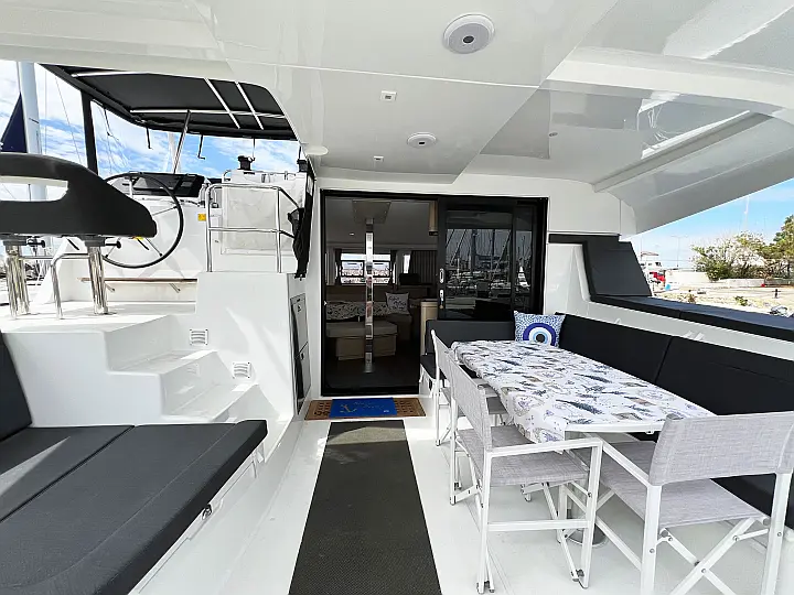 Lagoon 42 - 