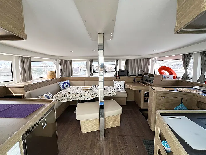 Lagoon 42 - 